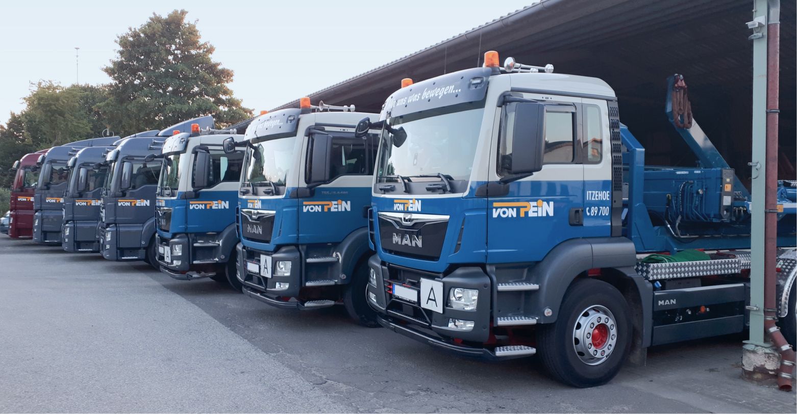 Blaue Transporter von Containerdienst von Pein GmbH & Co. KG in einer Reihe